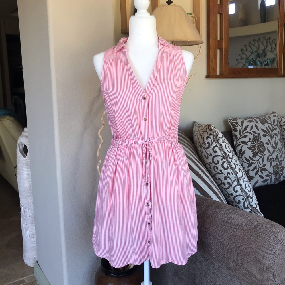 🔹Abercrombie and Fitch Button-Up Sleeveless Dress
